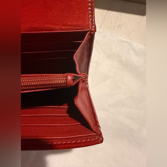 Gucci Red Embossed Leather wallet - Picture 9 of 16